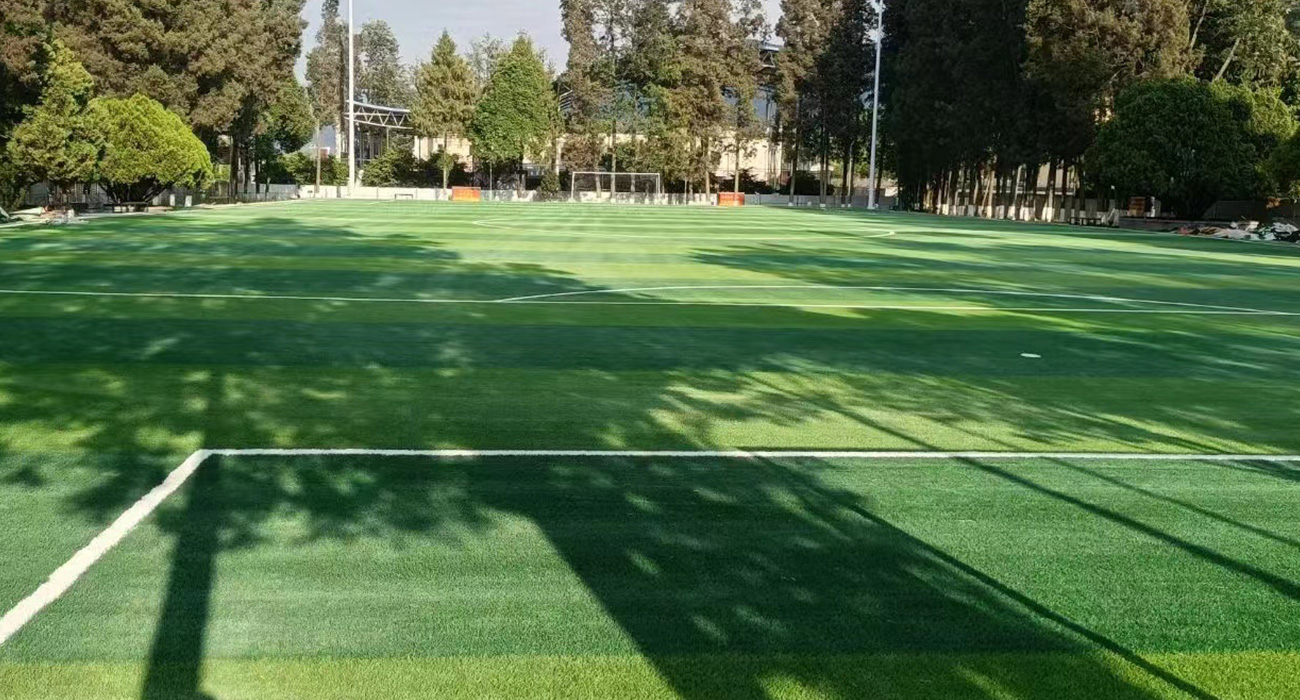 四川省西昌市卫星基地人造草坪