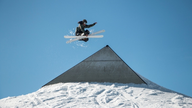 必威集团：乒乓球台底线在哪