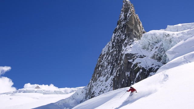 必威：室内健身法式穿搭夏天男